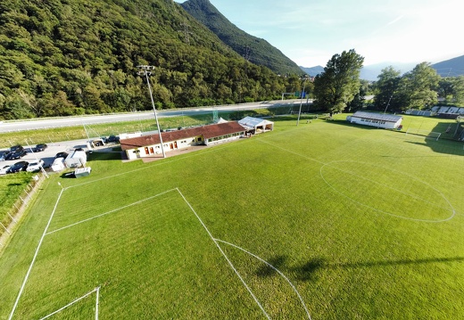 Foto drone campo (2)
